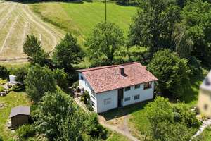 Architektonisches Wohnjuwel mit Einliegerwohnung – Großzügiges Zuhause in ruhiger Ortsrandlage – Die vollständige Adresse der Immobilie erhältst du vom Anbieter., 79295 Sulzburg – Vorschaubild 1