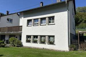 VR Immo: Siegen-Bürbach; Großes Haus, großes Grundstück, viele Möglichkeiten! – 57074 Bürbach, Siegen – Vorschaubild 3