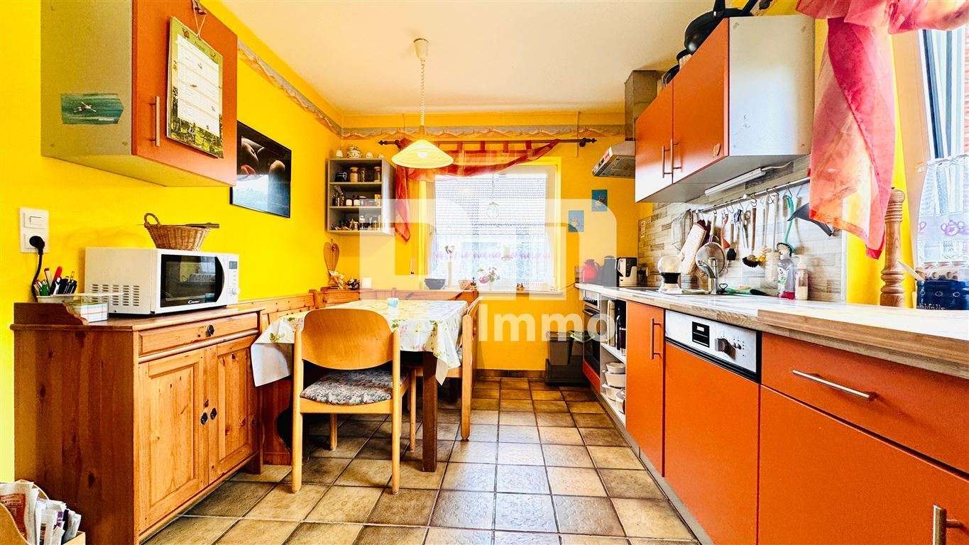 Immobilie in Bad Karlshafen - Modernisiertes Einfamilienhaus mit Einliegerwohnung, Wintergarten, Sauna und 2 Garagen - Bild 9