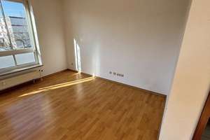 Kompaktes 1-Zimmer-Apartment in Würzburg sucht Nachmieter – Berner Straße 9, 97084 Heuchelhof, Würzburg – Vorschaubild 2