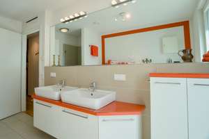 Clarenbach-Gärten: 3 Zimmer (107 m²) am Kanal, Balkon, Aufzug & bis zu 2 TG-Stellplätze – Herbert-Lewin-Straße 1-7, 50931 Lindenthal (Ortsteil), Köln – Vorschaubild 13