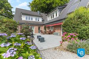 Energieeffizientes Traumhaus mit toller Einliegerwohnung in Hamburg-Sasel – Die vollständige Adresse der Immobilie erhältst du vom Anbieter., 22393 Sasel, Hamburg – Vorschaubild 1
