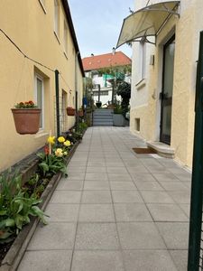 Gepflegtes Mehrfamilienhaus mit 3 Einheiten und Garten an bevorzugten Lage