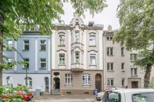 Altbaujuwel mit nachhaltigem Ertrag – Vollvermietetes Mehrfamilienhaus mit 6 Wohneinheiten – Die vollständige Adresse der Immobilie erhältst du vom Anbieter., 40625 Gerresheim, Düsseldorf – Vorschaubild 1