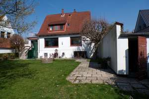 1 - Familienhaus mit teilbewohnbarem Souterrain, Dachterrasse,  Süd-/West-Terrasse und gr. Garage – 27474 Cuxhaven – Vorschaubild 2