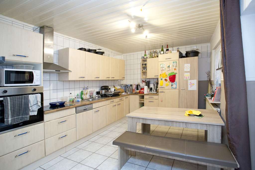 Immobilie in Aldenhoven - Attraktives 3 Familienhaus mit Tordurchfahrt und Garten, zur Eigennutzung oder Vermietung - Bild 3