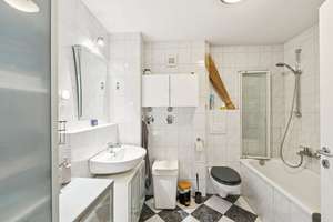 Vielseitiges Familien-Eckhaus mit Garten und Doppelgarage – Die vollständige Adresse der Immobilie erhältst du vom Anbieter., 40468 Unterrath, Düsseldorf – Vorschaubild 8