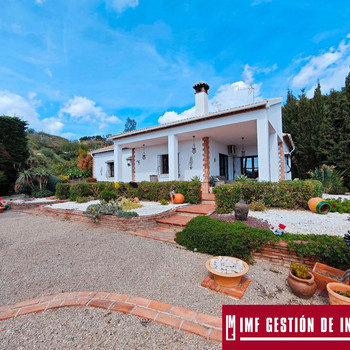 Einmalige Gelegenheit! Verkauf einer prächtigen Landvilla in Benamargosa
