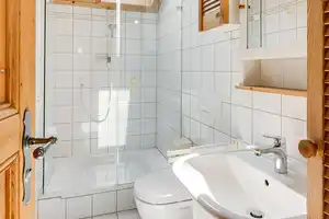 Großzügig, zentral, rustikal: Einmaliges Landhaus auf idyllischem Parkgrundstück – Bad Tölz-Wolfratshausen (Kreis) – Vorschaubild 19