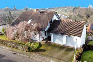 Charmantes Einfamilienhaus in Schmieheim – Ihr neues Zuhause wartet auf Sie! – Hummelbergstraße 30, 77971 Kippenheim – Vorschaubild 1