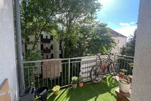 Denkmalschutz: Wohnen mit Blick ins Grüne - helle 3-Zimmer-Wohnung in Leipzig-Ost zu erwerben