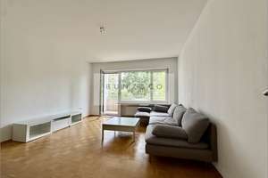 Renovierte Wohnung mit Südloggia, Einbauküche und TG-Stellplatz