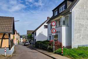 Bonn-Muffendorf, beste Lage im alten Ortskern: Wohnhaus mit schönem Grundstück! sanierungsbedürftig – Bonn – Vorschaubild 12