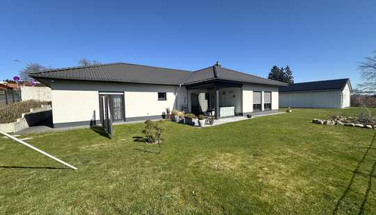 Bild von Leben, wo andere Urlaub machen I Exklusiver Bungalow, dem es an nichts fehlt