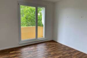 Helle 3 Zimmerwohnung mit Balkon – Carl-Zeiss-Straße 1, 6122 Nördliche Neustadt, Halle (Saale) – Vorschaubild 3
