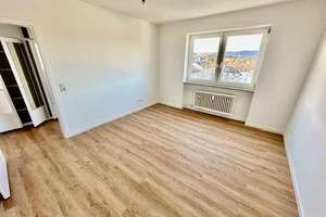Helle, umfangreich renovierte 2-Zimmerwohnung (5. Etage) mit Balkon & Fahrstuhl, zentrale Lage – Daimlerstrasse 2, 65197 Rheingauviertel / Hollerborn, Wiesbaden – Vorschaubild 7