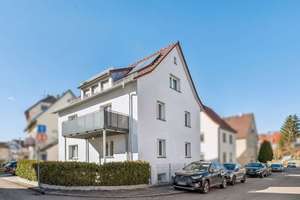 ::: Möbilierte 2,5 Zi.-DG-Whg. mit EBK, Stpl. im Freien - Pauschalpreis inkl. Nebenkosten ::: :::