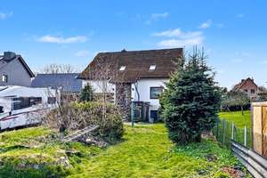 Massives 2-Familien-Haus auf ca. 1.206 m² Grundstück in Top-Lage von Seevetal - Emmelndorf – Die vollständige Adresse der Immobilie erhältst du vom Anbieter., 21218 Seevetal – Vorschaubild 2