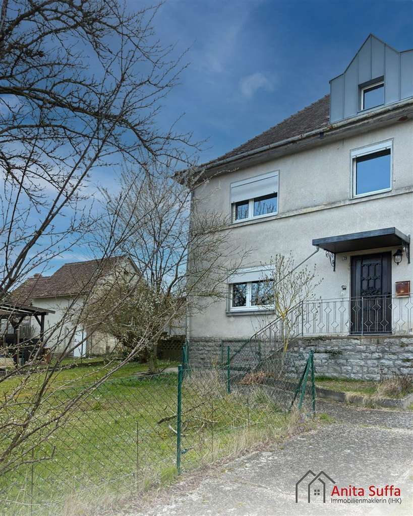 Immobilie in Uffenheim - Zeitlos schön – historische Doppelhaushälfte mit großem Garten und Doppelgarage - Bild 4