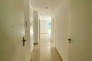 Helle 3-Zimmer-Wohnung mit herrlicher Südterrasse und Privatgarten! – Allinger Str. 23, 81249 Altaubing, München – Vorschaubild 3