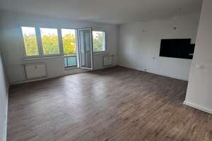4-Zimmer-Wohnung mit Balkon in ruhiger Lage von Marzahn – Luise-Zietz-Str. 117, 12681 Marzahn, Berlin – Vorschaubild 3