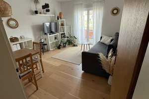 Provisionsfrei: Helle 2,5-Zimmer-Wohnung mit Balkon, Einbauküche & Hobbyraum in begehrter Lage