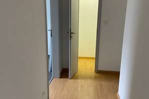 Zentrale, teilsanierte 2-Zimmer-Wg, Balkon/Winterg., Einbauküche, Waschm., Außenstellplatz o. Garage – Mälzerstraße 31, 33098 Kernstadt, Paderborn – Vorschaubild 7