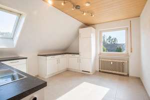 Gepflegte 3-Zimmer-Wohnung mit Balkon und Ausbaupotenzial im Speicher – 79108 Hochdorf, Freiburg im Breisgau – Vorschaubild 6