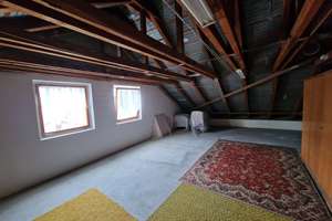Wohnen wie im Park!
Tolles Landhaus
+ 4 Nebengebäude
+ PV-Anlage u. Fernwärme
+ Bezugsfrei in Kü – Die vollständige Adresse der Immobilie erhältst du vom Anbieter., 95473 Creußen – Vorschaubild 43