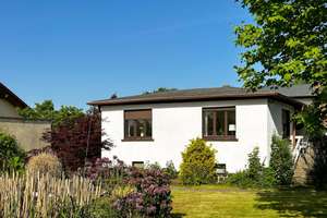 Massives Einfamilienhaus | Kamin | Idyllischer Garten | Garage & Carport – Die vollständige Adresse der Immobilie erhältst du vom Anbieter., 4316 Baalsdorf, Leipzig – Vorschaubild 2