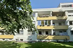 NÜRNBERG-ALTENFURT: GEPFLEGTE 3-ZI-HOCHPARTERRE-WOHNUNG MIT GROSSER LOGGIA UND EINZELGARAGE – Nürnberg – Vorschaubild 27
