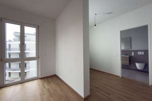 Lichtdurchflutetes 4-Zimmer-Penthouse mit großer Terrasse und Ausblick über das Rheinufer – Die vollständige Adresse der Immobilie erhältst du vom Anbieter., 55252 Mainz-Kastel, Wiesbaden – Vorschaubild 8