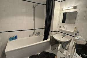 Au - Kolumbusplatz - schöne, helle, großzügige 2 Zimmer Altbau -Balkon, Parkett. EBK. 1. August 26 – Humboldstraße 25, 81543 Untere Au, München – Vorschaubild 6