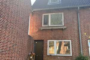Reihenendhaus mit großem Entwicklungspotenzial für Handwerker und Sanierungsprofis – Salzburger Straße 21, 24147 Elmschenhagen, Kiel – Vorschaubild 2