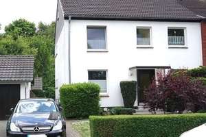 Gepflegtes und vermietetes Zweifamilienhaus in angenehmer Wohnsiedlung mit guter Infrastruktur – Die vollständige Adresse der Immobilie erhältst du vom Anbieter., 47249 Buchholz, Duisburg – Vorschaubild 2