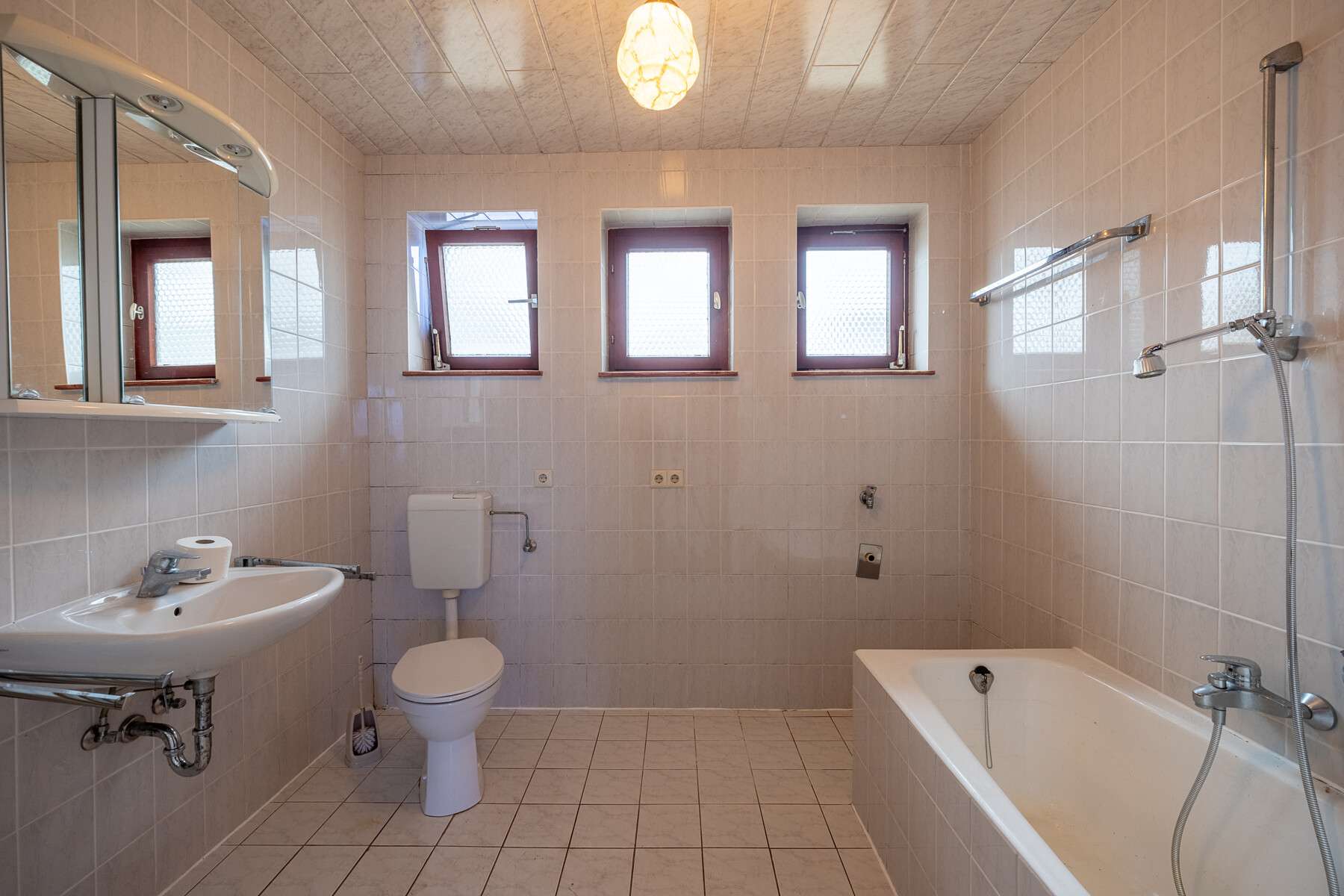 Immobilie in Weyhe - Offene Besichtigung: Fr.13.02.26 um 15:30Uhr
Geräumiges Einfamilienhaus mit Garten in zentraler Lag - Bild 13