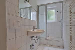 Zwei-Zimmer-Eigentumswohnung mit Potential – Die vollständige Adresse der Immobilie erhältst du vom Anbieter., 28217 Westend, Bremen – Vorschaubild 6