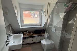 Gemütliche Dachgeschosswohnung in der Würzburger Altstadt zu vermieten – Die vollständige Adresse der Immobilie erhältst du vom Anbieter., 97070 Altstadt, Würzburg – Vorschaubild 3