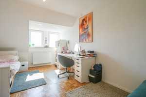 Exklusives Einfamilienhaus – 187 m² Wohnfläche, großer Garten, separate Kinderetage, viel Potenzial. – Mönchengladbach – Vorschaubild 20