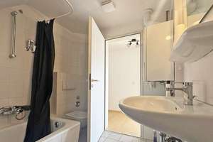 Neustadt / Lichtdurchflutende 1-Zimmer-Wohnung mit Spitzboden und eigenem Stellplatz – Die vollständige Adresse der Immobilie erhältst du vom Anbieter., 28201 Südervorstadt, Bremen – Vorschaubild 4