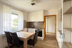 Wohnen mit Blick ins Grüne – gepflegtes Reihenmittelhaus mit Garten, Balkon und Vollkeller – Die vollständige Adresse der Immobilie erhältst du vom Anbieter., 27574 Schiffdorferdamm, Bremerhaven – Vorschaubild 6