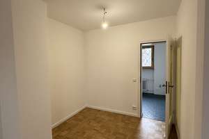 Charmantes Reihenmittelhaus in Vaterstetten – Potenzial trifft gute Lage – Die vollständige Adresse der Immobilie erhältst du vom Anbieter., 85591 Vaterstetten – Vorschaubild 4