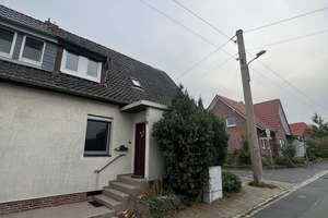 Provisionsfrei! Sanierungsbedürftige Doppelhaushälfte in Neuhof in ruhiger Lage. – Die vollständige Adresse der Immobilie erhältst du vom Anbieter., 31139 Neuhof / Hildesheimer Wald / Marienrode, Hildesheim – Vorschaubild 1