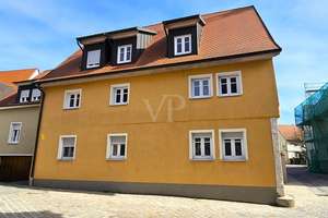 Attraktives Mehrfamilienhaus mit Garagen/Stellplatz, voll vermietet, im Herzen der Altstadt! – Die vollständige Adresse der Immobilie erhältst du vom Anbieter., 91555 Feuchtwangen – Vorschaubild 2