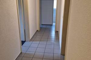 4-Zimmer-Wohnung mit Balkon und Einbauküche in ruhiger Lage von Stuttgart-Weilimdorf. – Rastatter Str. 5, 70499 Weilimdorf (Ortsteil), Stuttgart – Vorschaubild 8