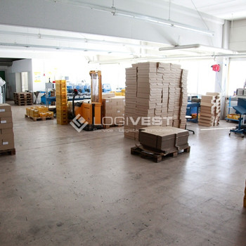 Verkaufsräume mit Lagerhalle und Freifläche in TOP Lage!