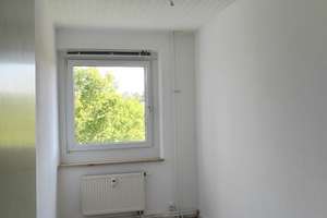 3-Zimmer-Wohnung in Chemnitz Markersdorf mit Einbauküche und großem Balkon  – Kurt-Schneider-Straße 22, 9122 Markersdorf, Chemnitz – Vorschaubild 16