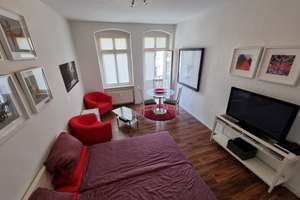 FREI WERDENDE 2-ZI ALTBAU WOHNUNG IM 2.OG IN SAMARITERVIERTEL IN FRIEDRICHSHAIN! – Die vollständige Adresse der Immobilie erhältst du vom Anbieter., 10247 Friedrichshain, Berlin – Vorschaubild 1