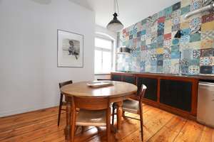 STILVOLL AUSGESTATTET - ALTBAUCHARME MIT HOHEN DECKEN, STUCK & SCHÖNEN HOLZDIELEN - MIT BALKON – Exerzierstr. 19 ll, 13357 Gesundbrunnen, Berlin – Vorschaubild 4