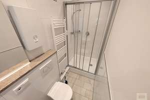 Schönes Altbau-Apartment mit Einbauküche – Karolingerstrasse *, 40223 Bilk, Düsseldorf – Vorschaubild 6